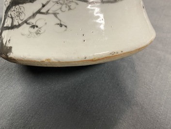 A Chinese qianjiang cai vase with butterfly-shaped ornaments, 19th C.